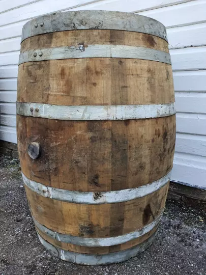 Old Reclaimed Used Rustic Wine / Whiskey / Scotch Whisky Oak Wooden Barrel Cask