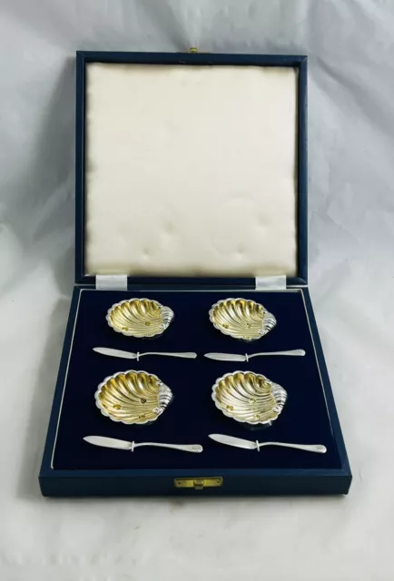 Vintage English 4 Silverplate &Vermeil Shell Form Salts W/Scoops In Fitted Case