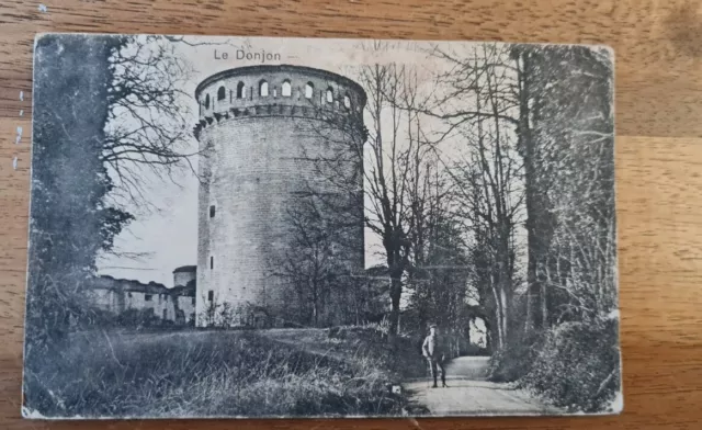 AK Chateau de COUCY Le Donjon 1926