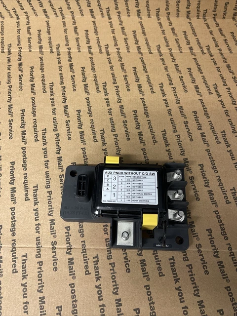 NEW B10 FREIGHTLINER CASCADIA Distribution power box AUX PNDB SW A06