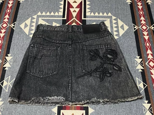 Marc Jacobs Black Denim Mini Skirt Womens Size 25 Embellished Pins Patch T65 2