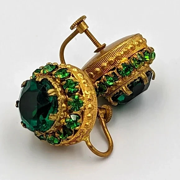 True Vintage Emerald Green Glass Screw Back Gold Tone Earrings Made in Czech