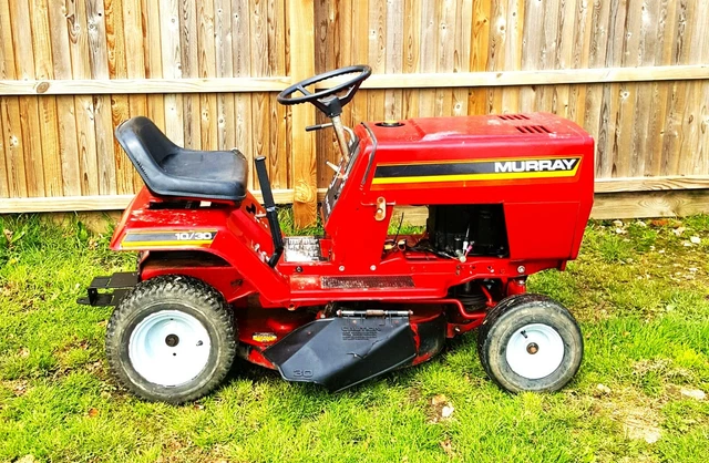 MURRAY 10 30 RIDE on Mower. 30 inch cutting deck side discharge