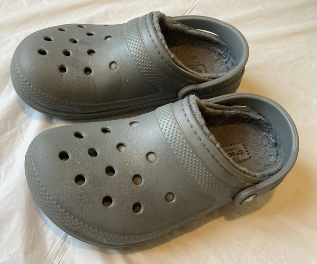 Crocs Dual Comfort Men’s 6 Womens 8 Grey Lined Faux Fur Slip On Clogs 203591