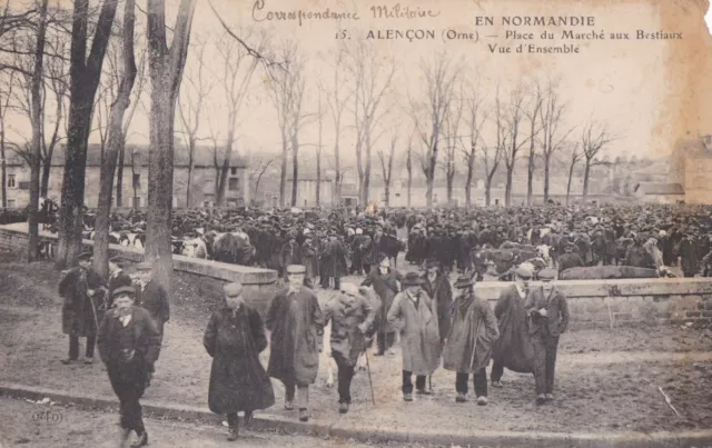 CPA 61 NORMANDIE Orne ALENCON Place du Marché aux Bestiaux. Vue d'ensemble 1914