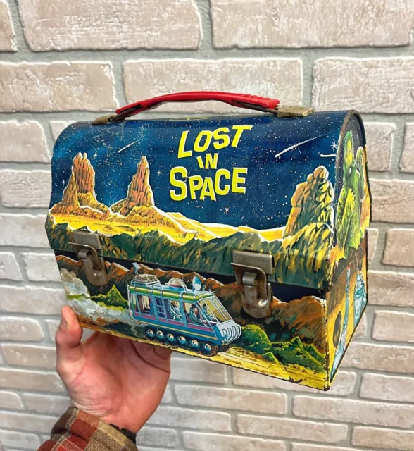 Sold at Auction: THERMOS 1967 LOST IN SPACE LUNCH BOX
