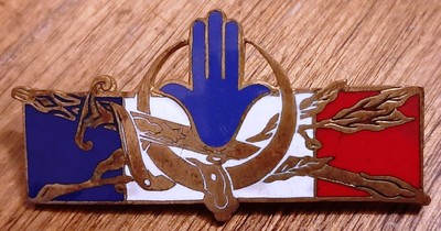 1° REI Flamme INSIGNE BÉRET LÉGION ÉTRANGÈRE ORIGINAL Courtois AFN GUERRE ALGERI 
