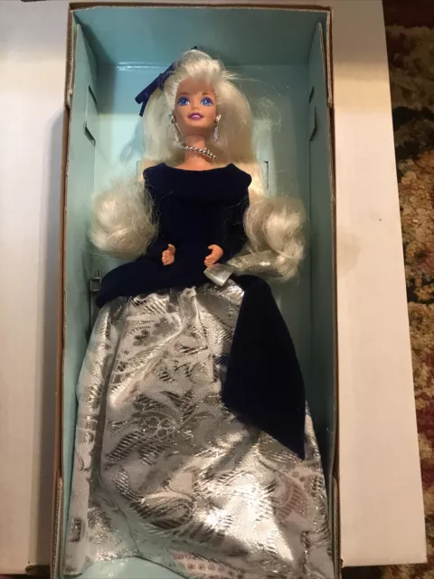 Avon Exclusive Winter Velvet Barbie Doll 1995 Mattel 15571