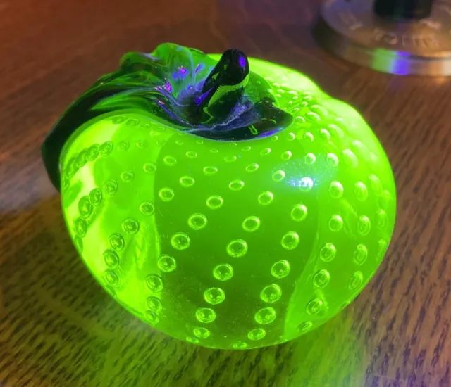 Rare Vintage Uranium Glass Vaseline Murano Apple With Controlled Bubbles