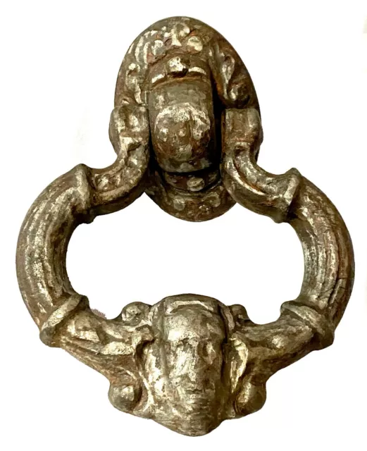 Antigua aldaba, tirador de hierro fundido, gótico, siglo XV. Señor. 18x12x8