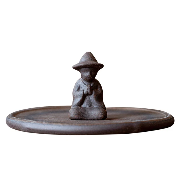 Statua Di Buddha Davanti Ai Bastoni Di Incenso Immagine Stock