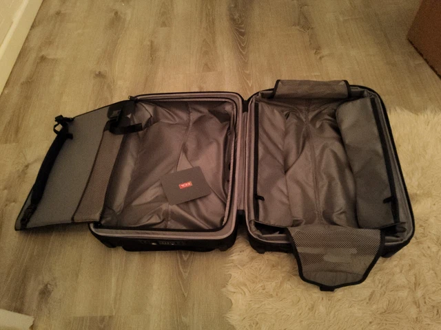 Tumi Continental Expandable 4 Wheeled Carry-On - Black Style 117162-1041 12