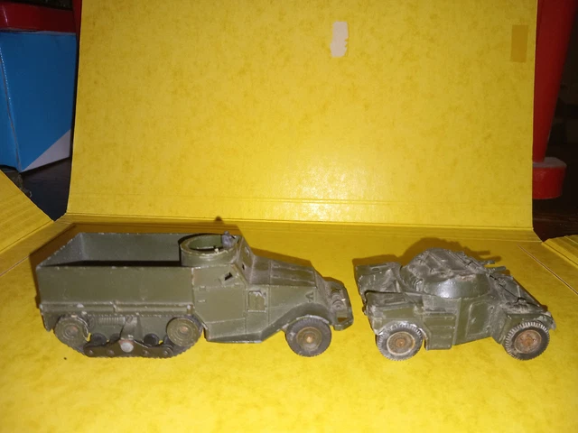 DINKY TOYS militaires Jeep, half-track, Panhard, Mercedes - Collection