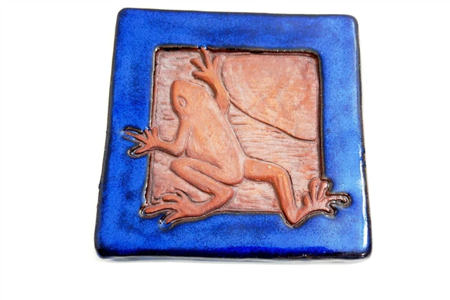 Vintage Tree FROG pottery tile 5.5" x 5.5" with W hallmark in Square on back