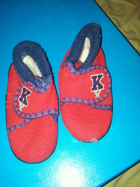 Petits chaussons fourrés rouges pointure 22