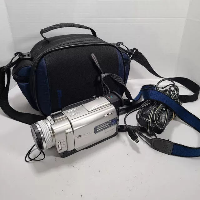 Sony DCR-TRV20 Handycam Camcorder Video Camera  w/ Case