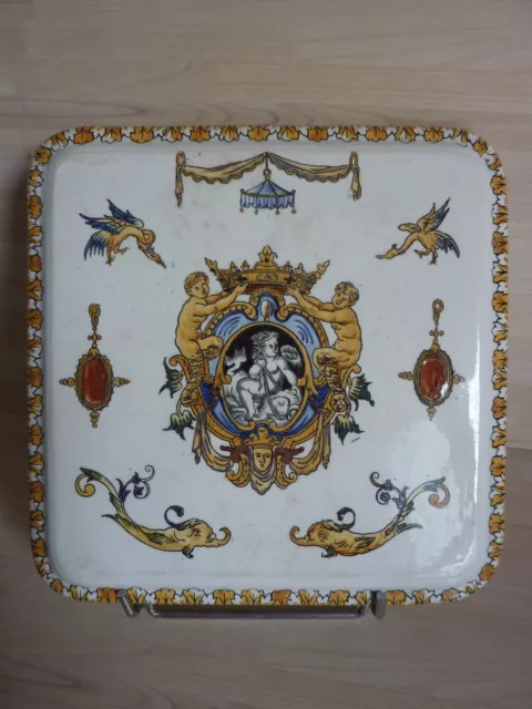 Ancien dessous de plat en faïence de Gien, décor Renaissance italienne
