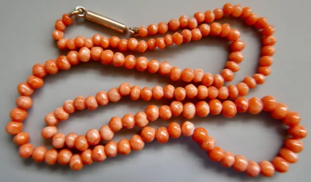 VERY TINY BEADED, VINTAGE, GRADUATED, CARVED REAL PINK CORAL BEAD NECKLACE 9g