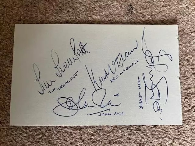Lovely 1980's Album Page - Signed x 6 - Essex CCC - Lever, East etc