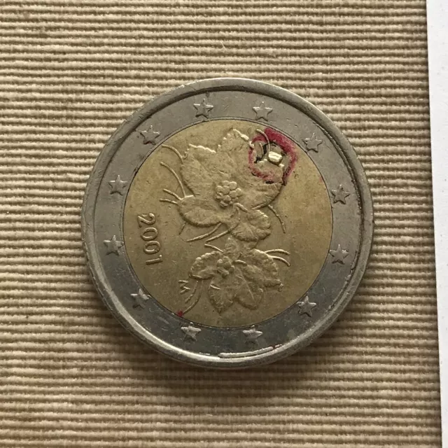 PIECE 2 EUROS FINLANDE 2001 FLEUR DE LAKKA Mal frappé