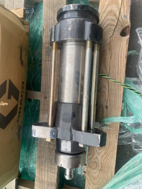 Graco 222-801 Size 2x1.5 Bulldog Pump - Dura-Flo 2400 - Refurbished