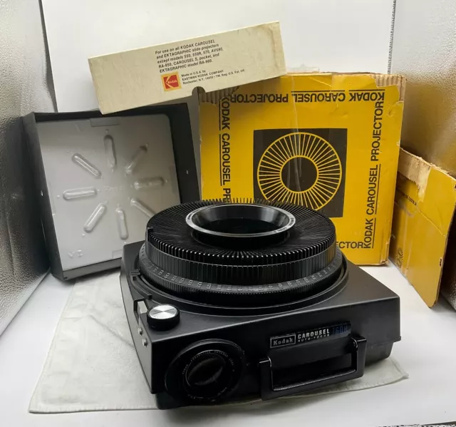 Kodak 760H Projector with Carousel 140 Slide Tray No Cord