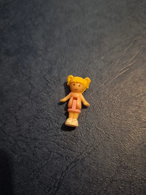 Polly Pocket Bluebird CHRISTMAS 1989 figure GIRL snow suit red dress