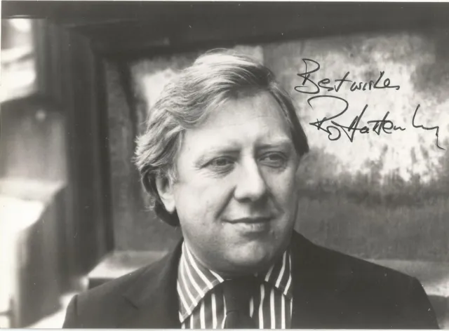 POLITICIAN/LABOUR PARTY: ROY HATTERSLEY SIGNED 7x5 B/W ACTION PHOTO+COA