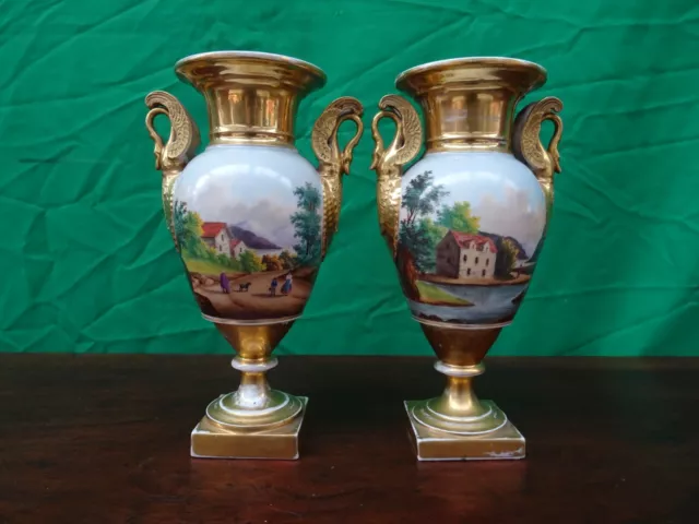 Coppia di vasi dipinti impero XIX secolo Francia altezza 27 cm