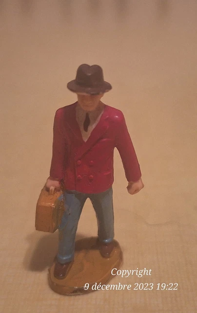 Figurine Starlux 1/43e Ouvrier Portant Une Caisse - Occasion Pour Maquette