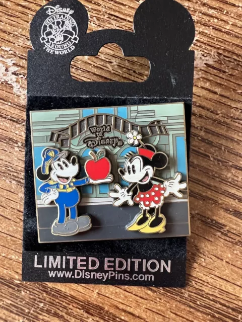 Disney Pin NYC World Of Disney Mickey Police Officer Apple Minnie Mouse LE 750