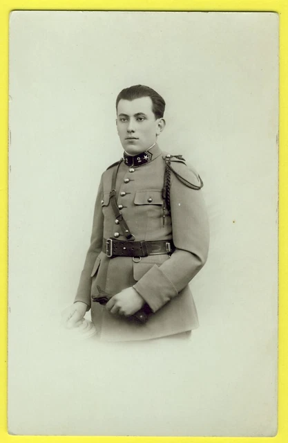 cpa Carte Photo SOLDAT MILITAIRE en Uniforme du 2e Régiment Fourragère