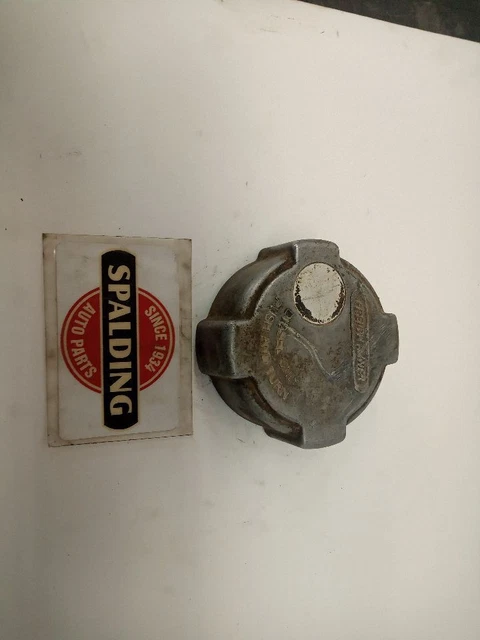 Freightliner Fuel Cap   (9572188