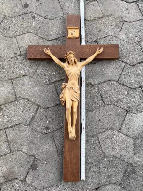 Sehr altes schönes großes Kreuz Kruzifix aus Holz und geschnitzten Jesus Korpus