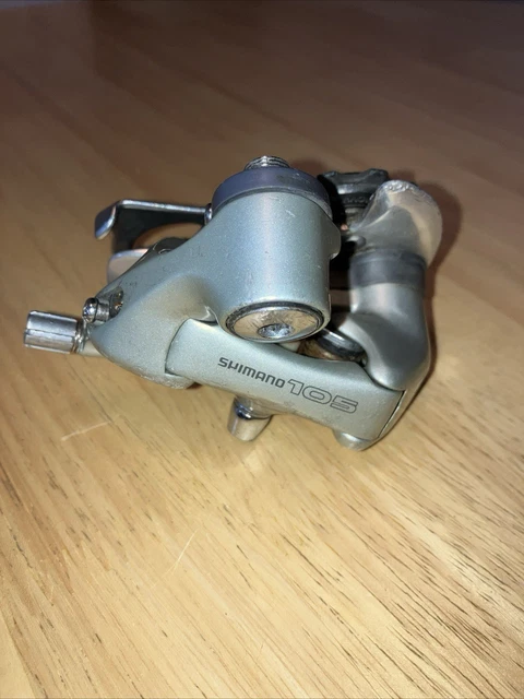 MOYEU ARRIERE SHIMANO 105 7 vts AVEC SON BLOCAGE