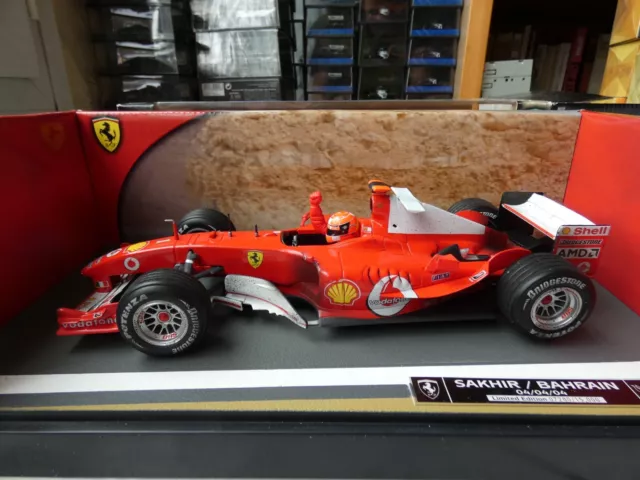 Ferrari F2004 Michael Schumacher #1 Bahrain Sakhir 2004 1/18 Hotwheels F1 3
