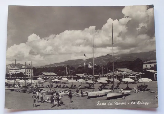 Cartolina Forte dei Marmi - La spiaggia 1953