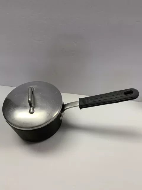 Magnalite Professional GHC 2 Qt Saucepan with Lid & Silicone Handle Sleeve VTG