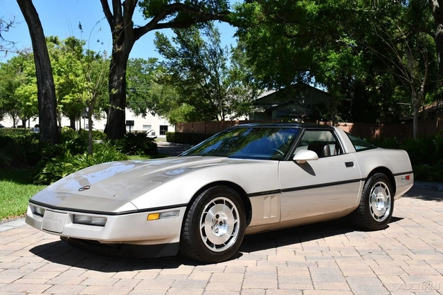 1986 Chevrolet Corvette 2 Tops Glass Painted Clean CarFax All Receipt's