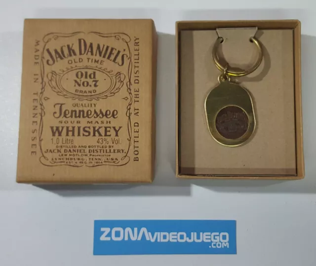 Llavero de Metal con Caja, Jack Daniel's. Antiguo.