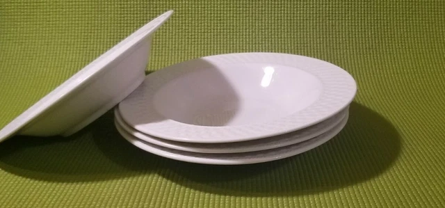 Set of 4 Rim Soup Bowls 9" by Oneida Wicker White Basketweave Stoneware Classic