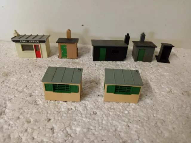 OO Gauge model railways SEVEN small trackside buildings by Triang and Hornby.