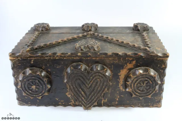 Antique 19th Century  Folk Art Chip Carved Pine Love Token / Marriage Box