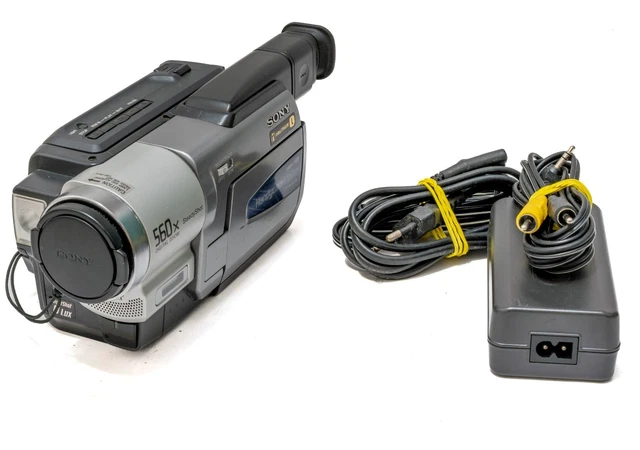 Caméscope Sony Handycam CCD-TRV35E – Video8 – PAL – Avec Accessoires – Occasion