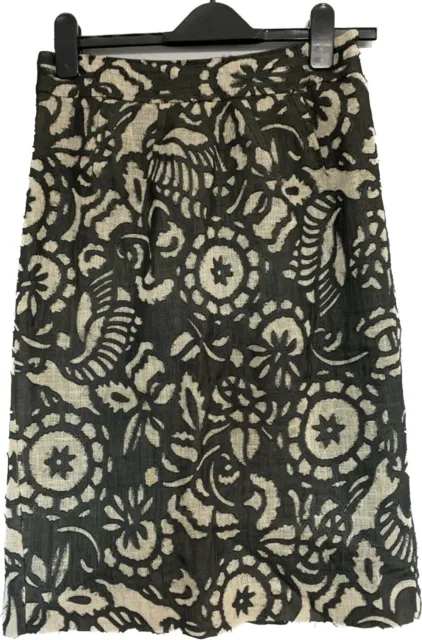 Diane Von Furstenberg Pencil Skirt with Two Hem Vents Size 8 Designer Patterned