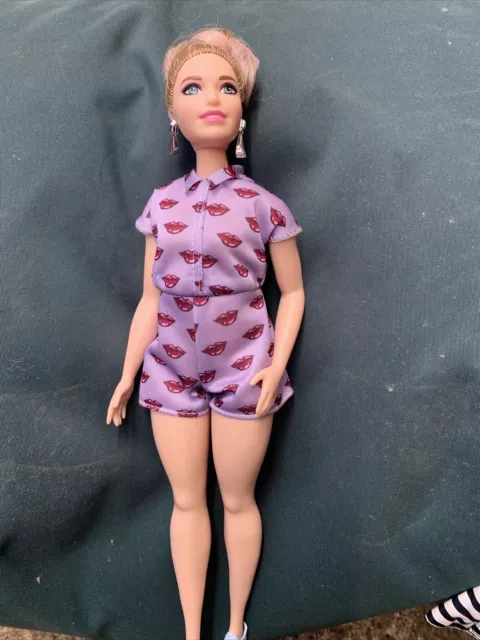 Barbie fashionista sales 75