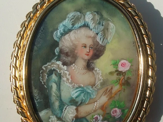 Broche Ancienne Années 1950 En Celluloïd - Motif Plante Kiwi - Métal Laiton - Occasion Bon État