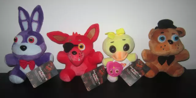 Lot de 4 mini peluches Five Nights at Freddy's plush 15cm