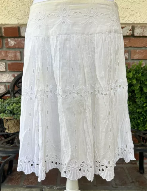 Apt 9 Eyelet & Embroidered Skirt; White Cotton W/Scalloped Hem; Women’s Size 6