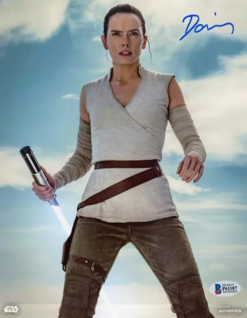 Daisy Ridley Signed Autographed 8x10 Photo Beckett COA